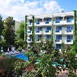 Merhaba מלון 3*